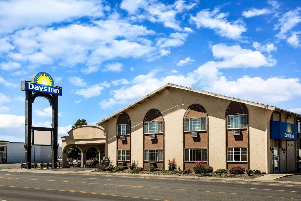 Days Inn by Wyndham Yakima Main image 1