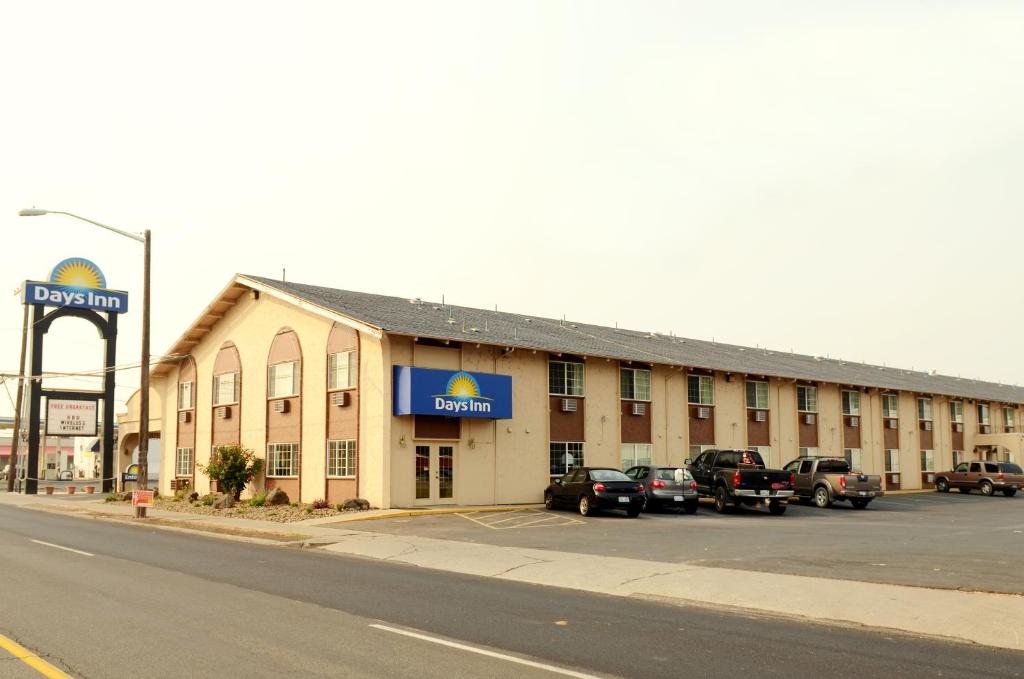 Popular attractions Area Nearby Property